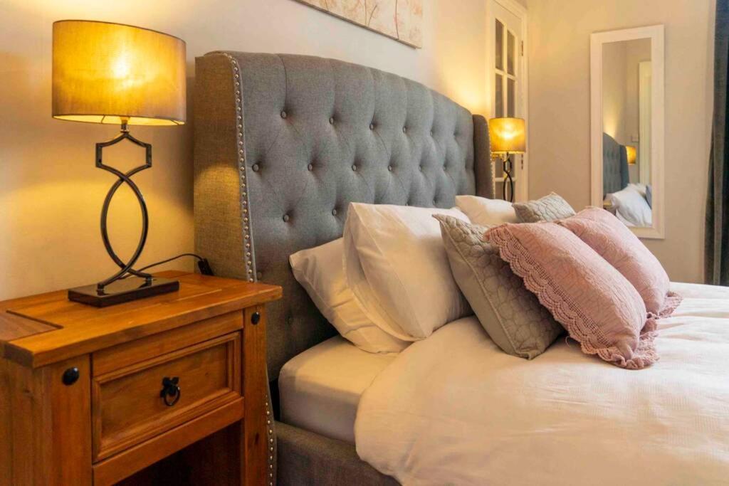Spacious City Centre Apartment Full Of Character Inverness Exteriér fotografie
